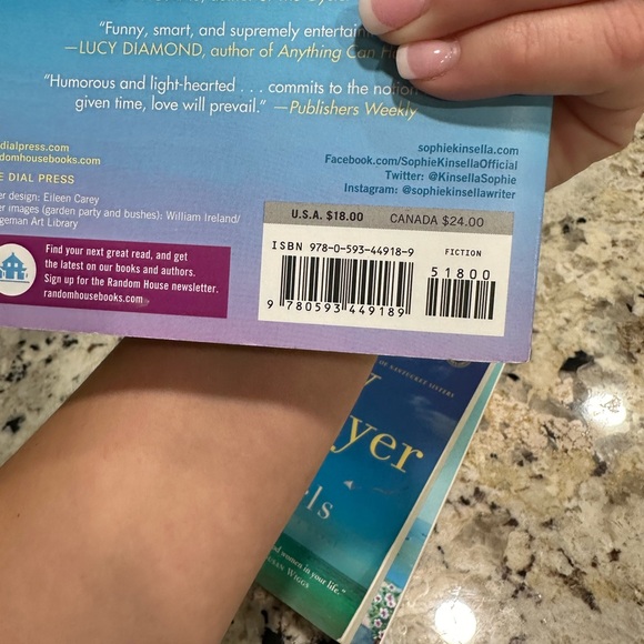 Book Bundle📚 - Picture 10 of 10